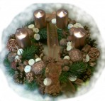 Trvanlivý bronzový adventný veniec