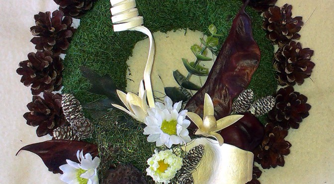 Bielohnedý machový veniec